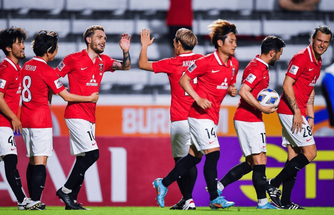 名古屋鲸八连胜，登顶积分榜