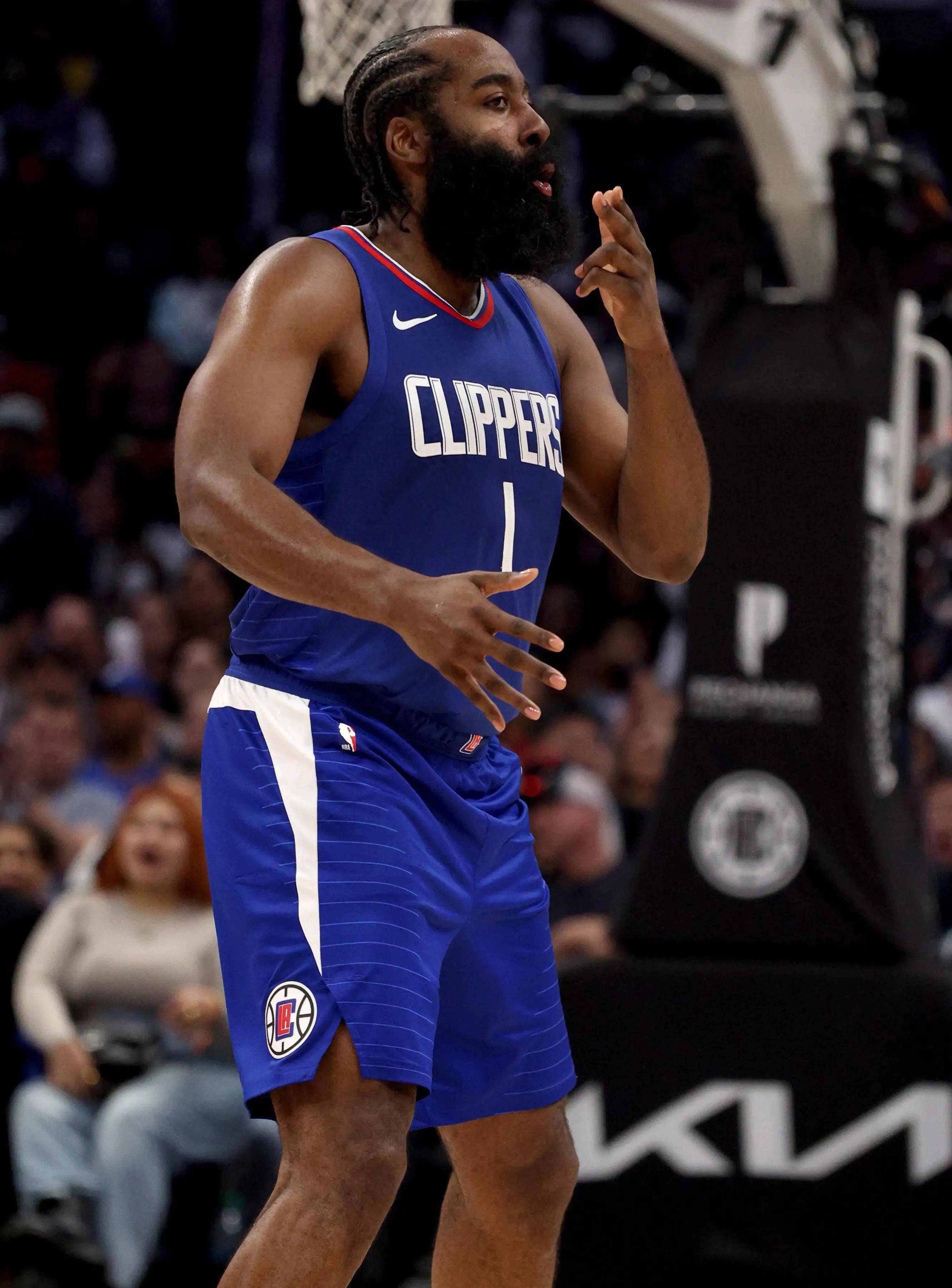 包含快船主帅掌舵表现卓越，球队势如破竹的词条