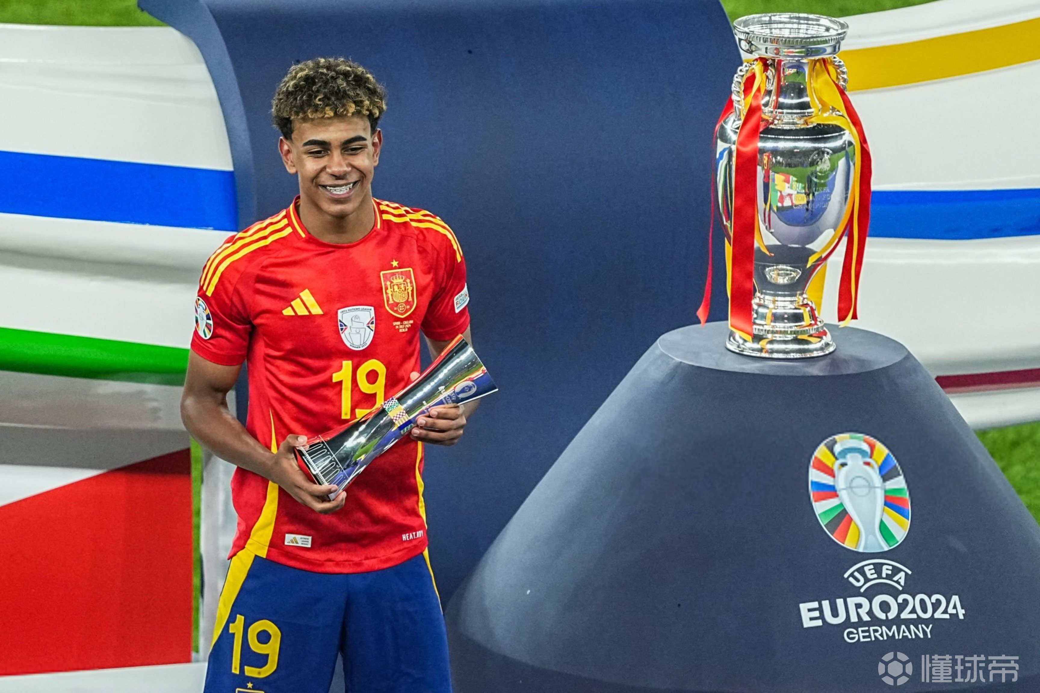 塞尔维亚豪取胜利,成功晋级欧洲杯预选赛决赛的简单介绍 塞尔维亚豪取胜利,成功晋级欧洲杯预选赛决赛的简单介绍