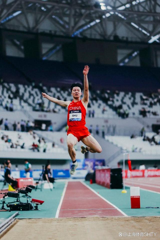 关于田径项目新秀崭露头角，领先全场的信息