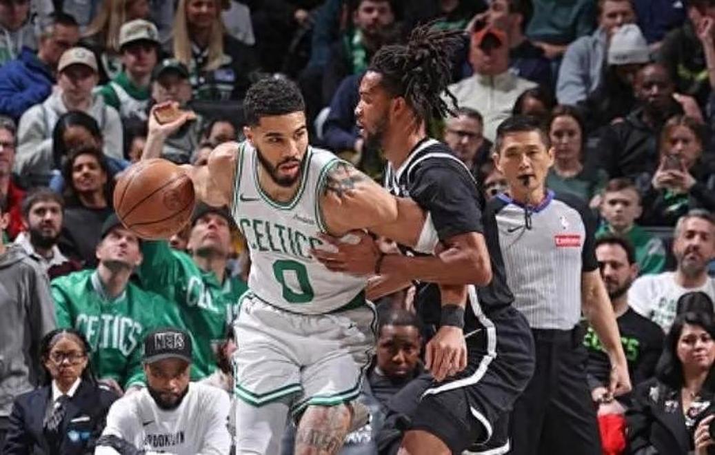 雄鹿击败黄蜂，领跑东部联盟的简单介绍