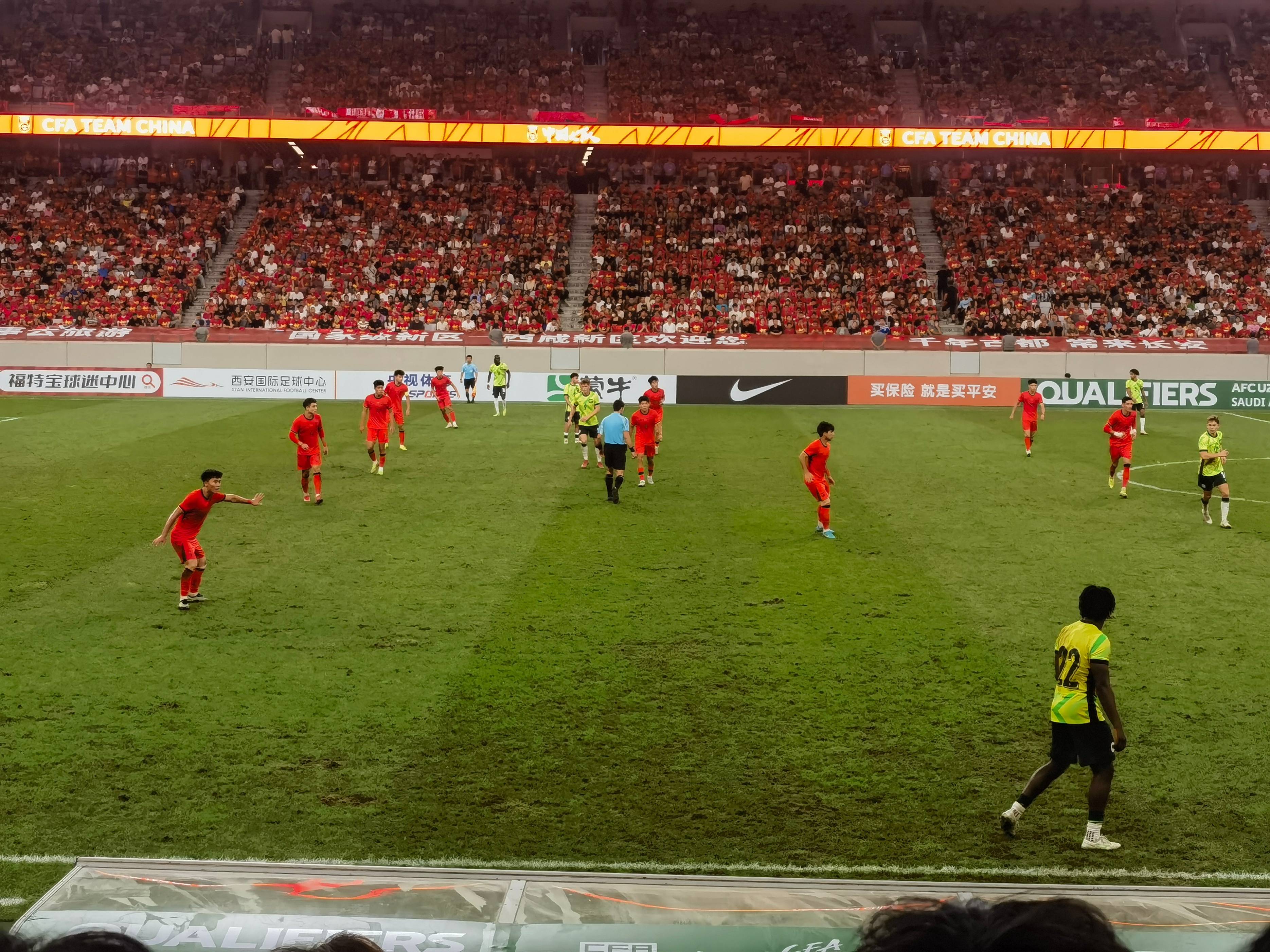 关于球迷热情高涨!西班牙比赛现场气氛火爆的信息 关于球迷热情高涨!西班牙比赛现场气氛火爆的信息