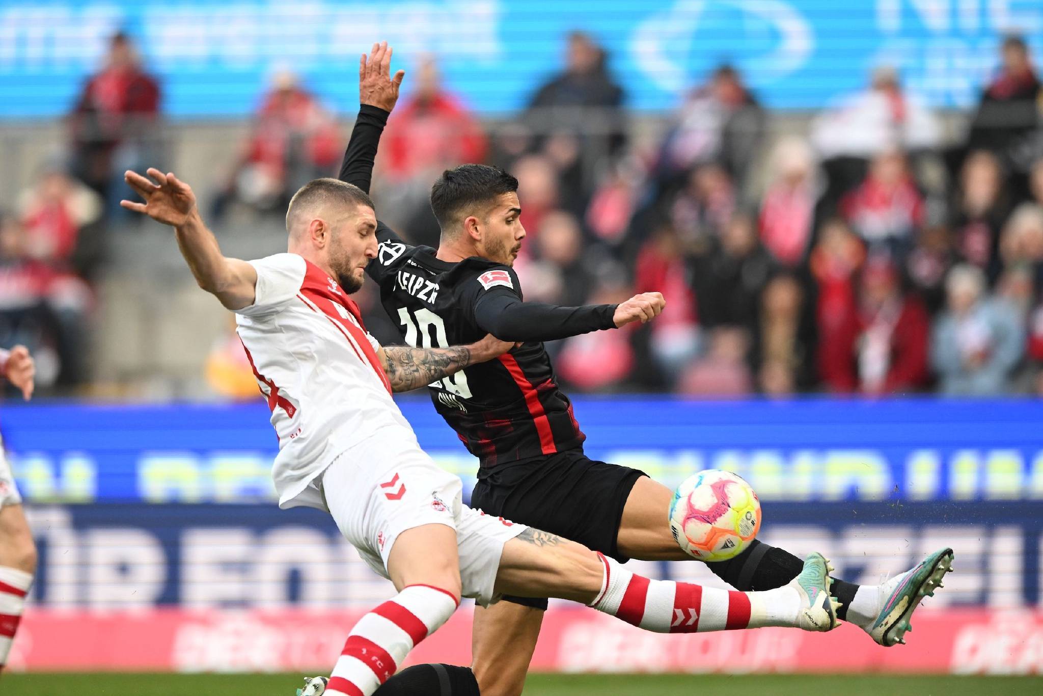 阿贾克斯再战赢球，展现强大实力的简单介绍