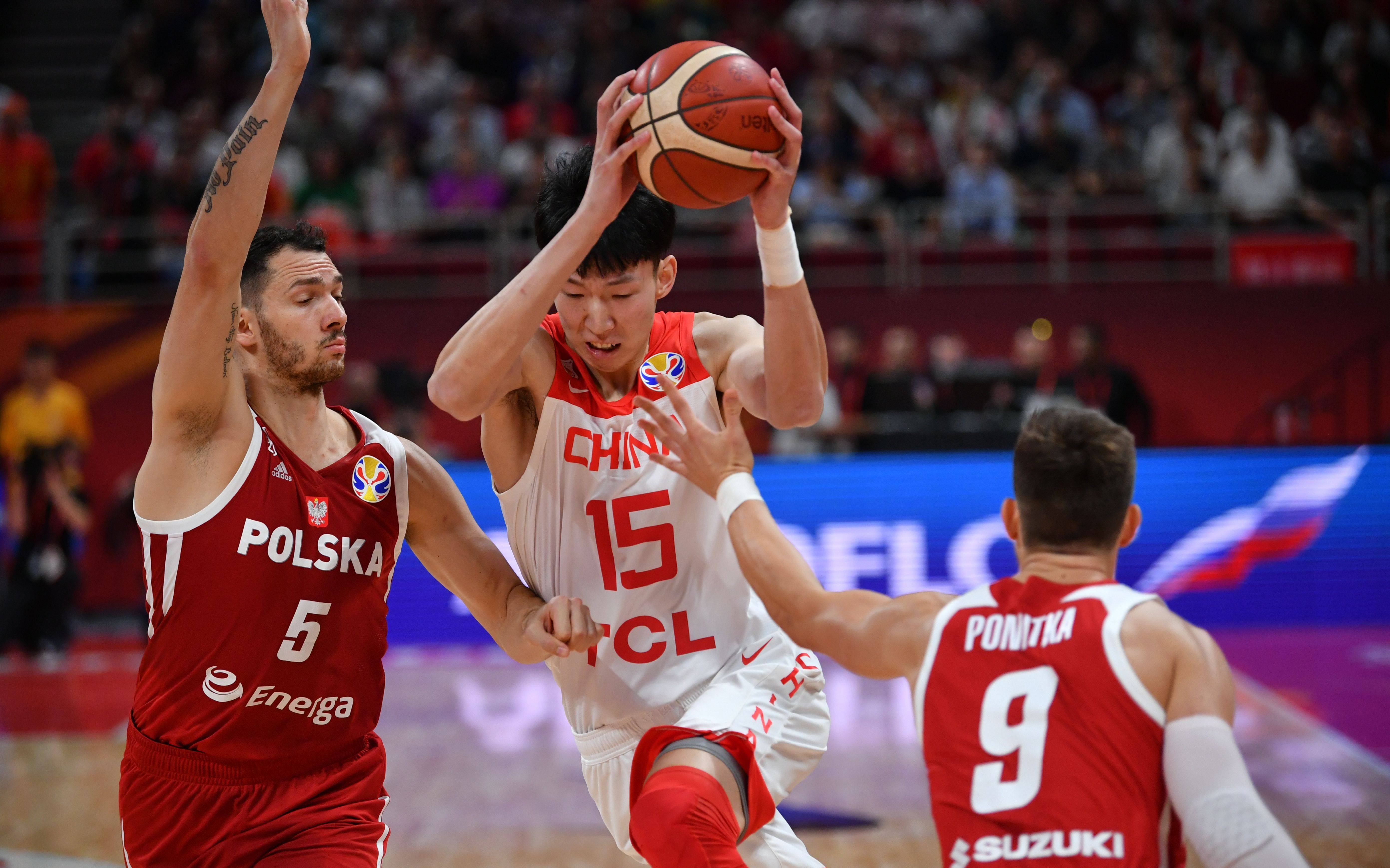 深圳队翻盘广东队，周琦点燃赛场