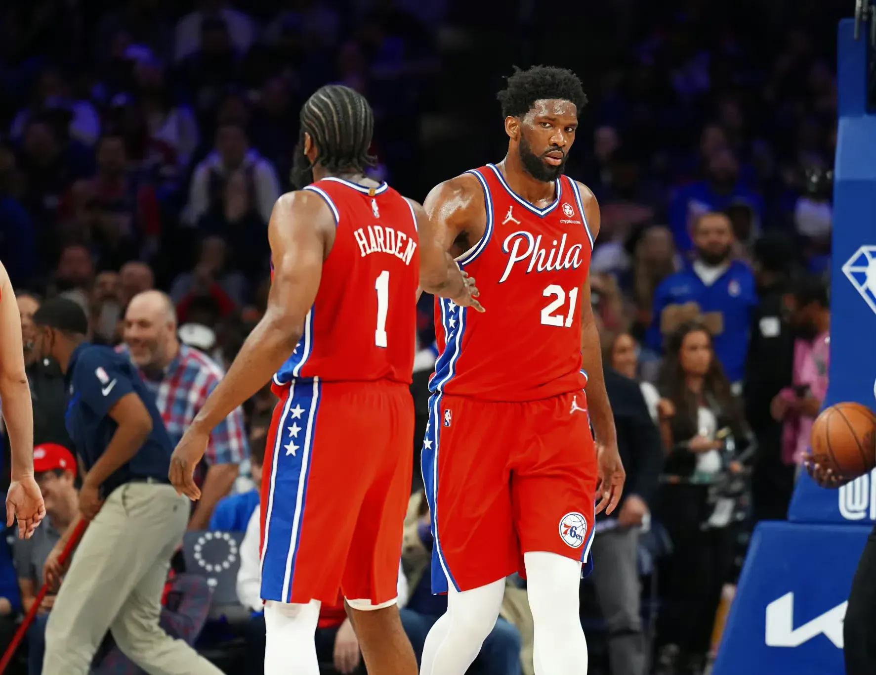 包含青岛队翻盘热火，布克高光表现的词条