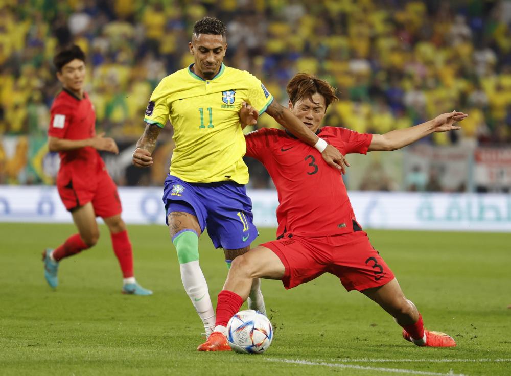 巴西球员在比赛中打入制胜球 巴西球员在比赛中打入制胜球