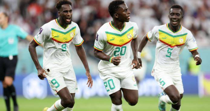 非洲球队在比赛中表现出色压倒对手