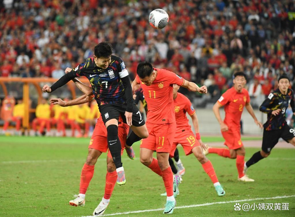 世界杯热门球队连胜，赛场上表现抢眼