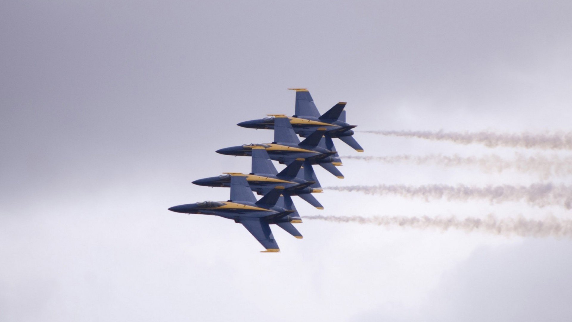 赛道与绿茵的巅峰交响，F1揭幕战焦点战映衬莱比锡红牛爱尔兰对决胜出