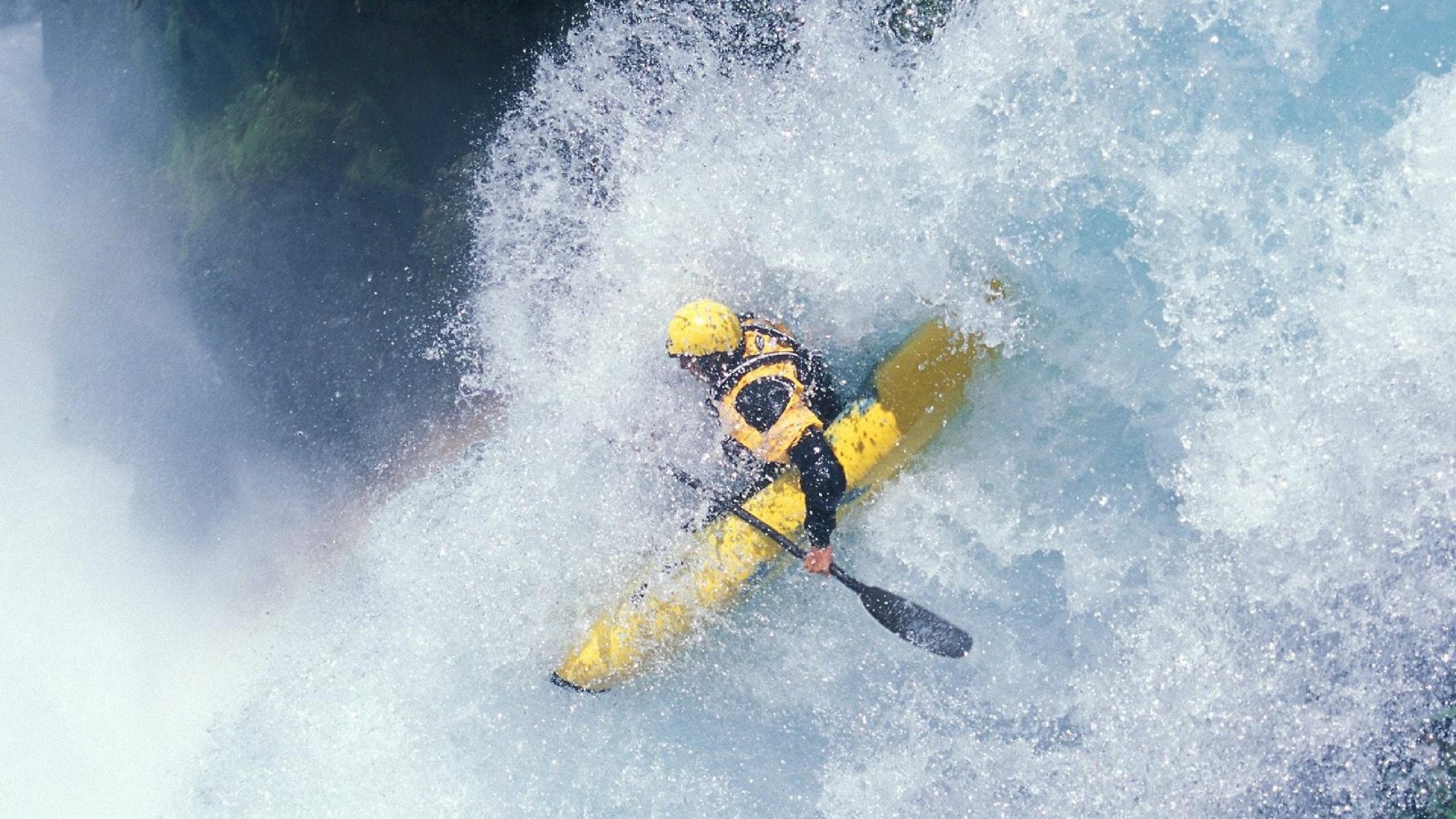 F1街道赛焦点战，法国如赛车般稳稳超越几内亚